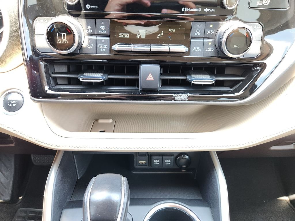 Used 2021 Opulent Amber Toyota XLE image 18