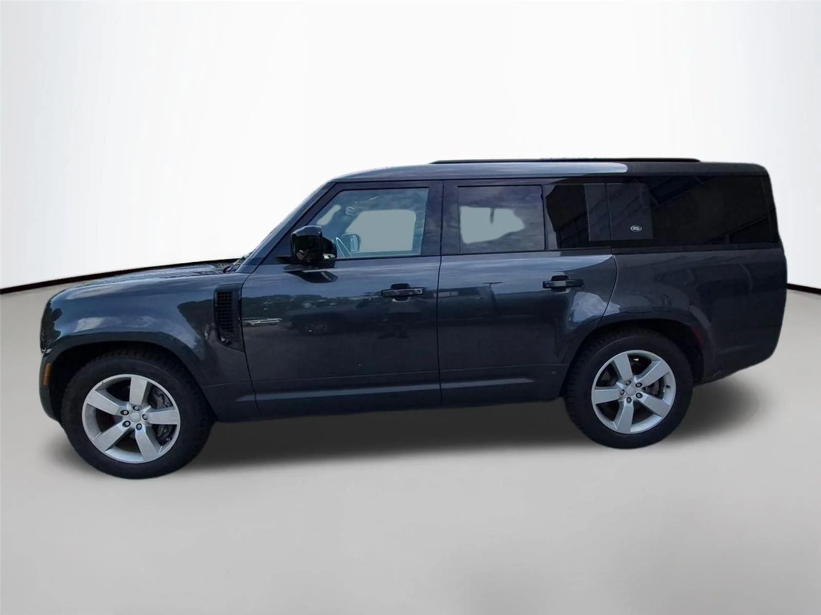 Used 2023 Carpathian Grey Premium Metallic Land Rover First Edition image 8