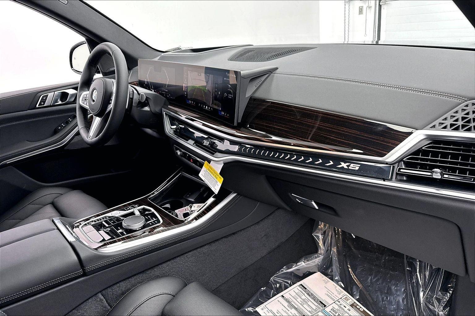 New 2026 Black Sapphire Metallic BMW xDrive40i image 30