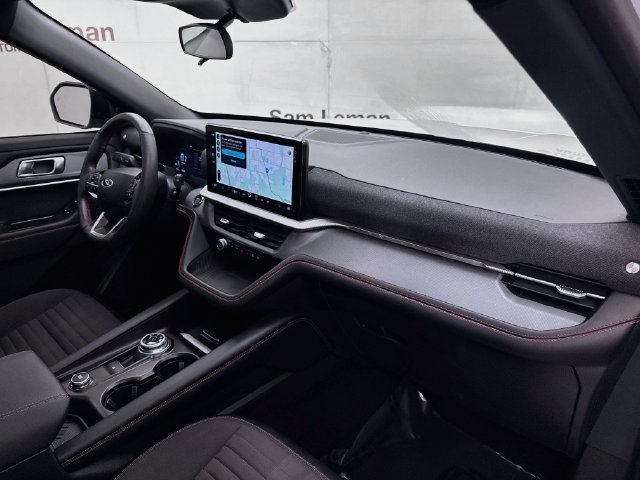 Used 2025 White Metallic Ford ST-Line image 32