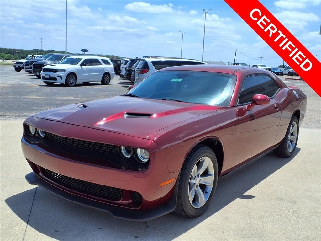 Used 2021 Red Dodge SXT image 3