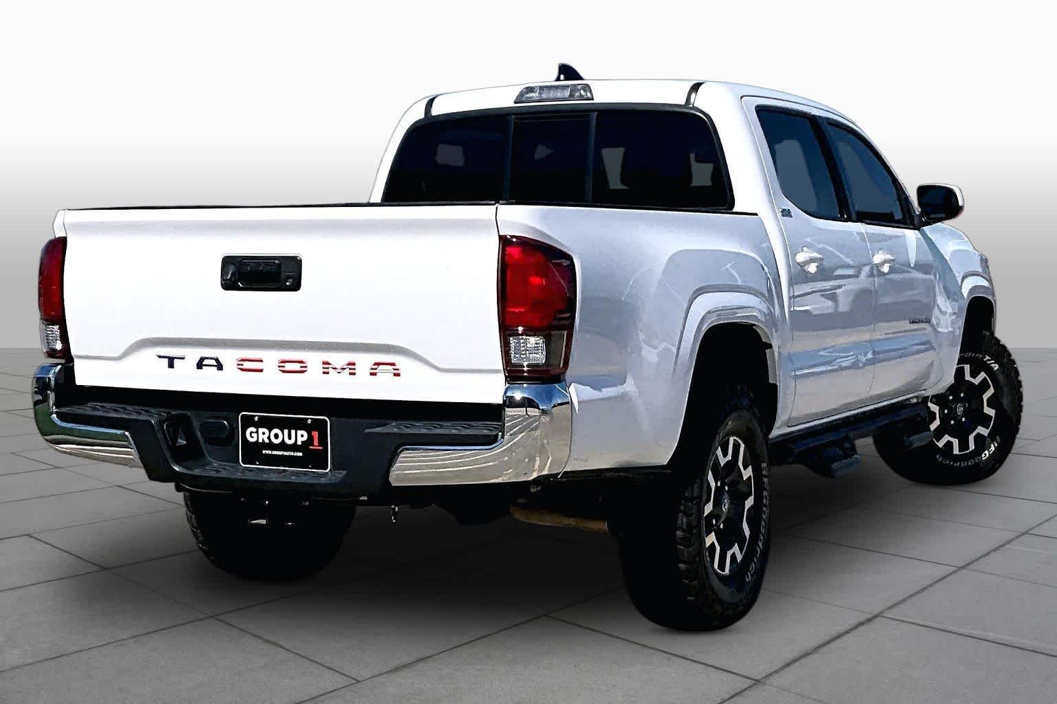 Used 2020 Super White Toyota SR5 image 13