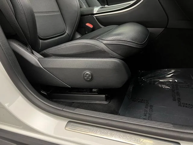2024 Mercedes-Benz GLC GLC 300 - Photo 8