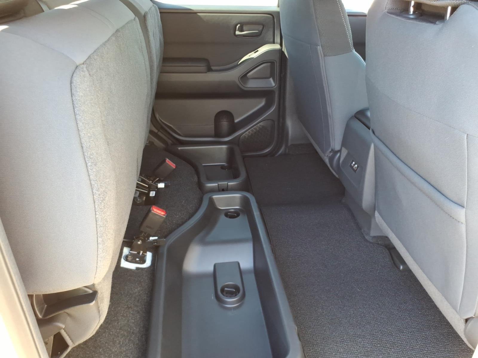 New 2026 Glacier White Nissan Crew Cab SV image 27