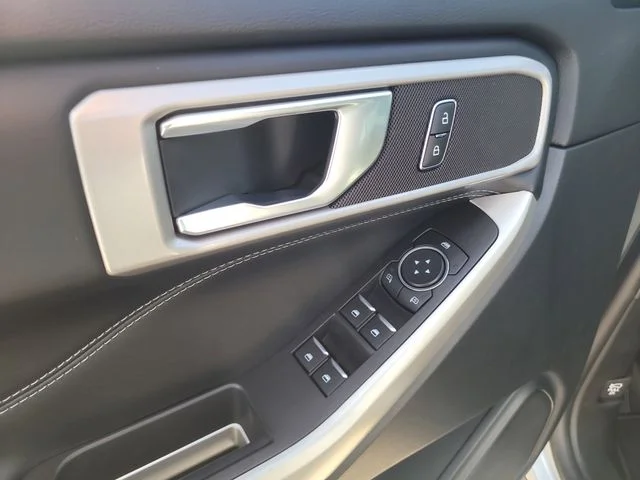 Used 2021 Silver Ford XLT image 19