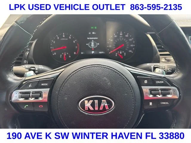 Used 2017 White Kia Technology image 17