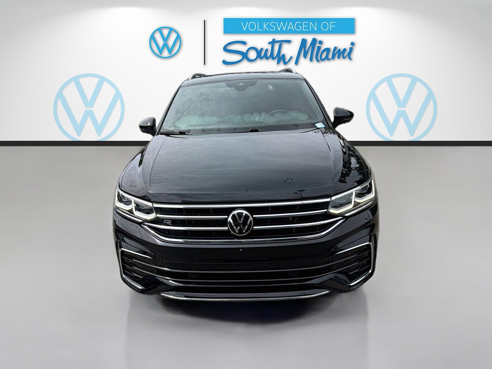Certified Used 2024 Deep Black Volkswagen SEL R-Line image 2