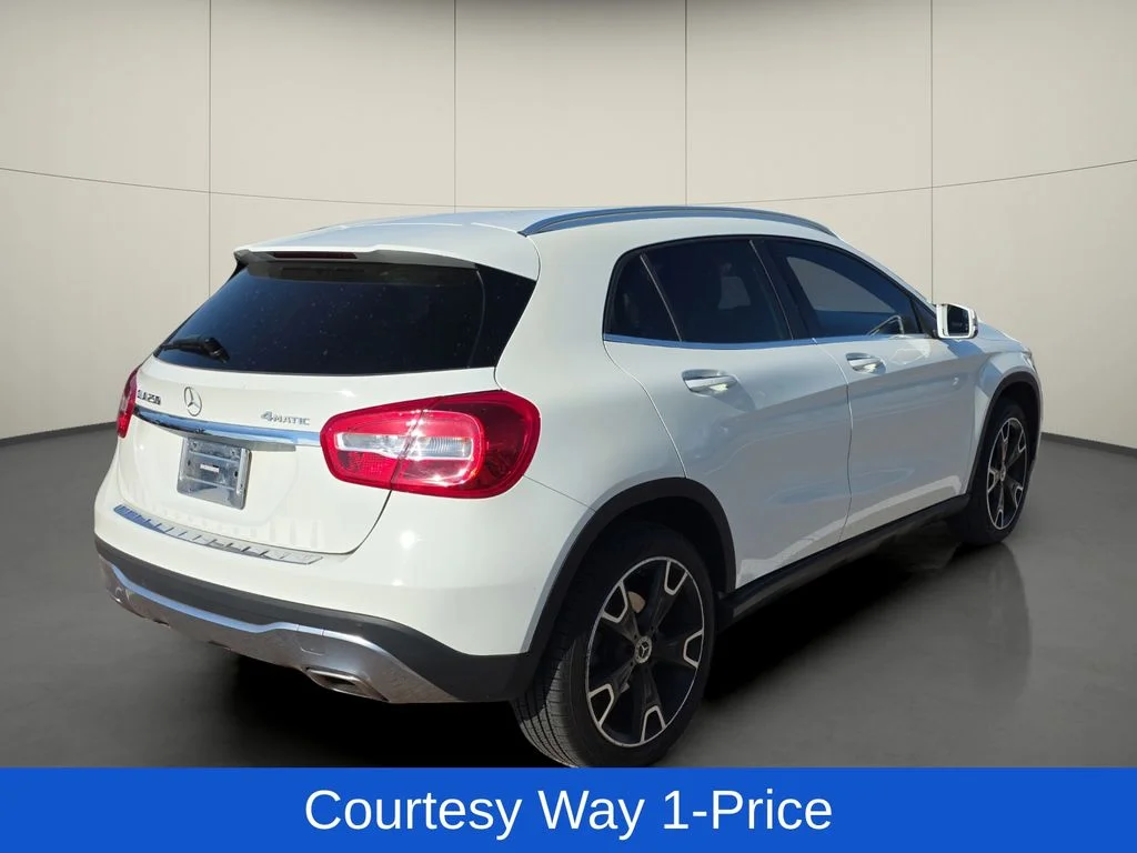 Used 2018 White Mercedes-Benz GLA 250 image 9