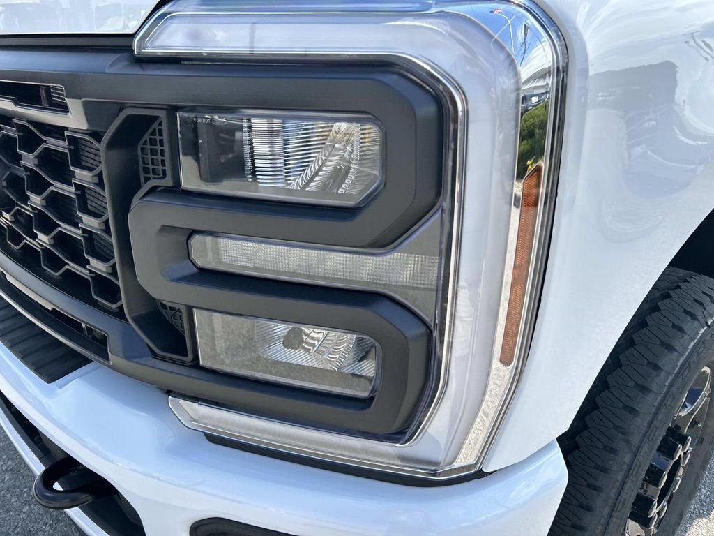New 2026 Oxford White Ford F-250® XL image 10
