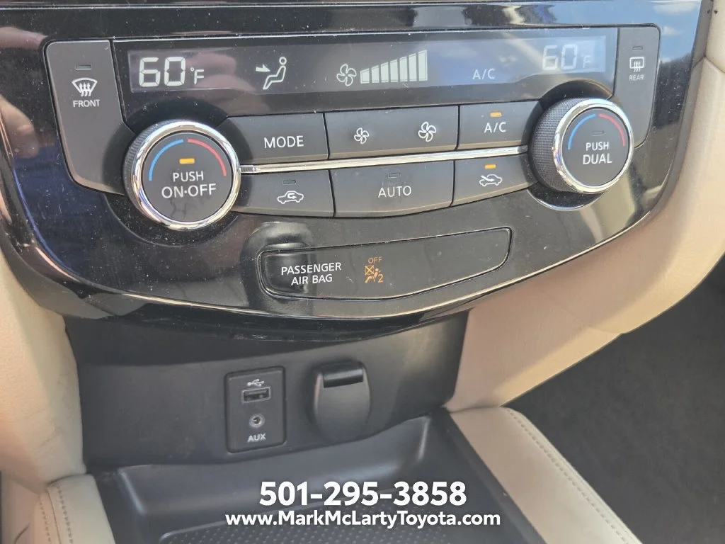 Used 2017 Blue Nissan SL image 21