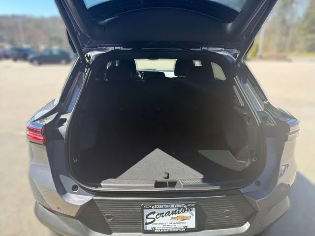 New 2026 Galaxy Gray Metallic Chevrolet LT image 39