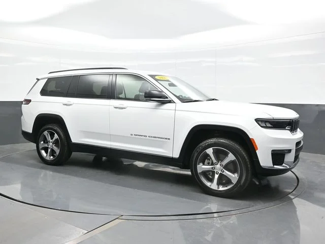 Used 2025 White Jeep Limited image 7