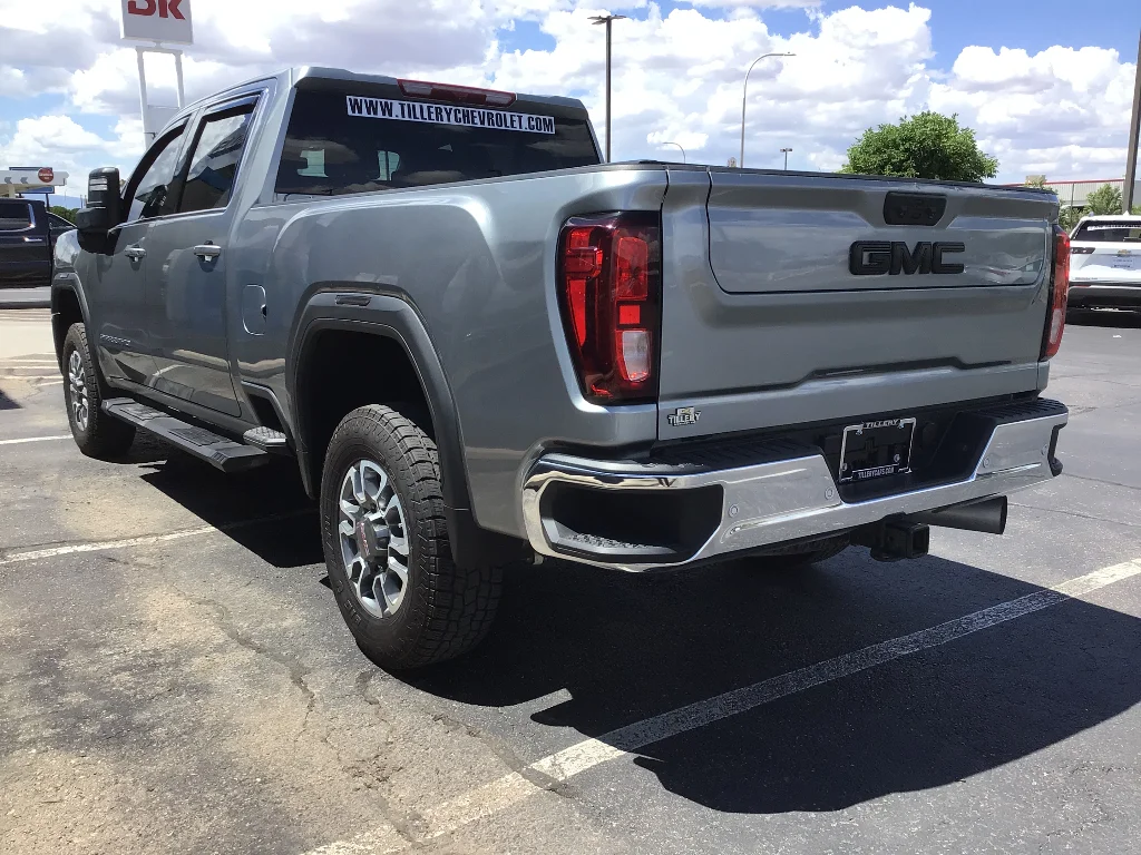 Used 2025 Sterling Metallic GMC SLE image 4