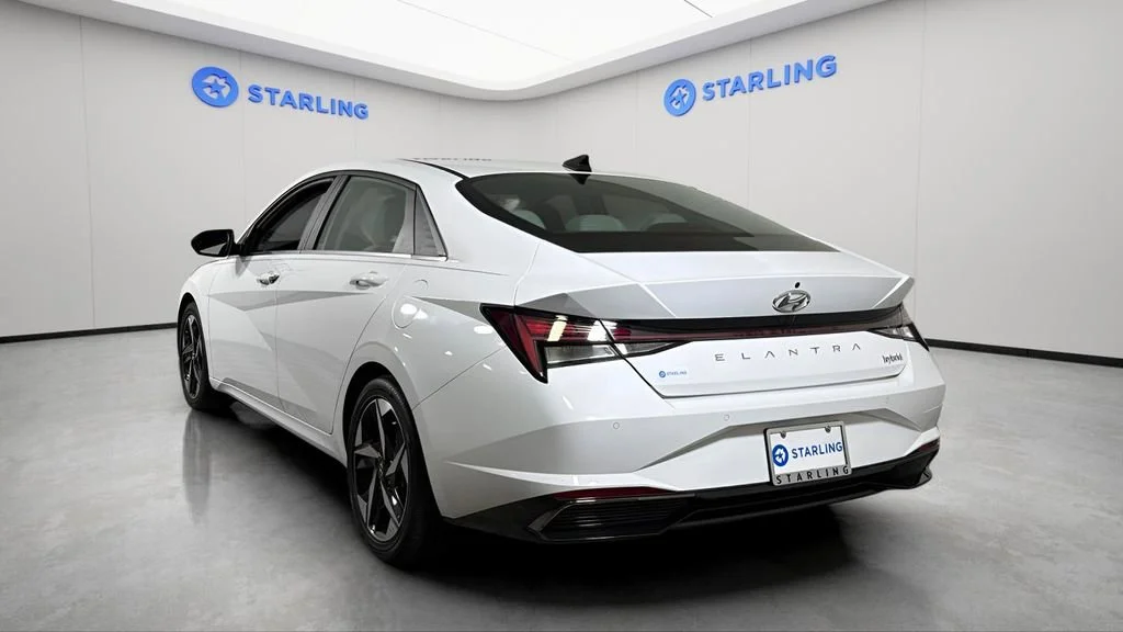 Used 2022 White Hyundai Limited image 7