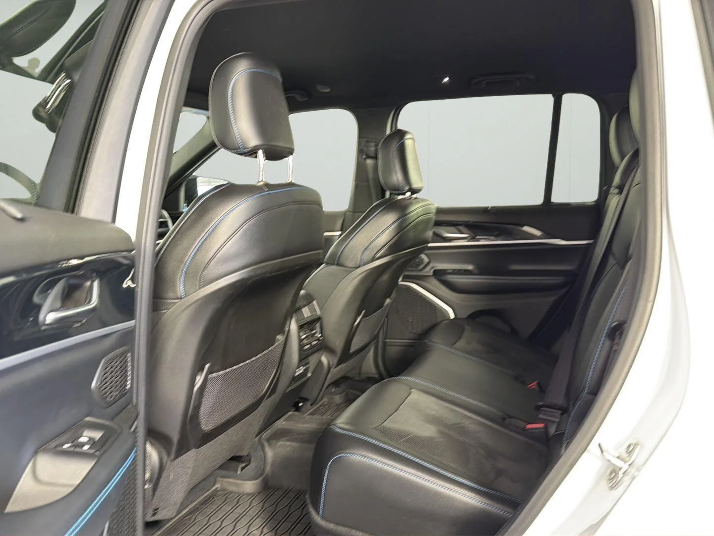 Used 2023 Bright White Clearcoat Jeep Trailhawk image 22