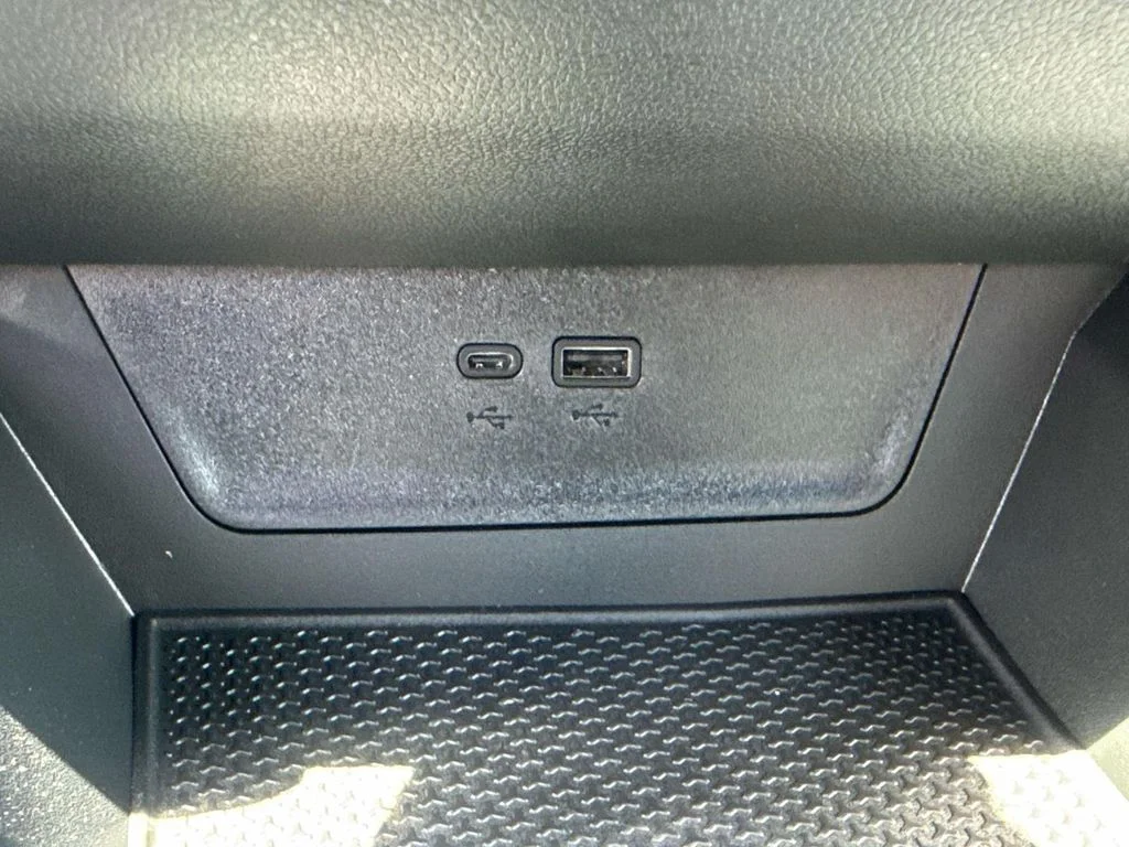 New 2027 Polar White Tricoat Chevrolet ACTIV image 14