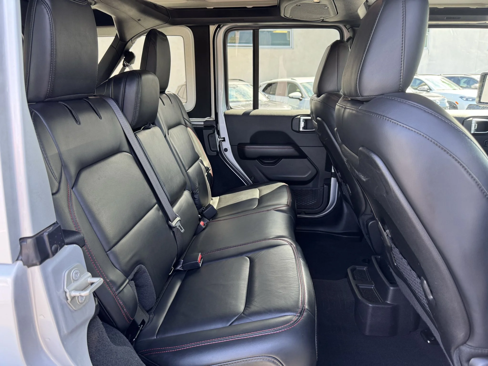 Used 2024 Silver Zynith Clearcoat Jeep Rubicon X image 14