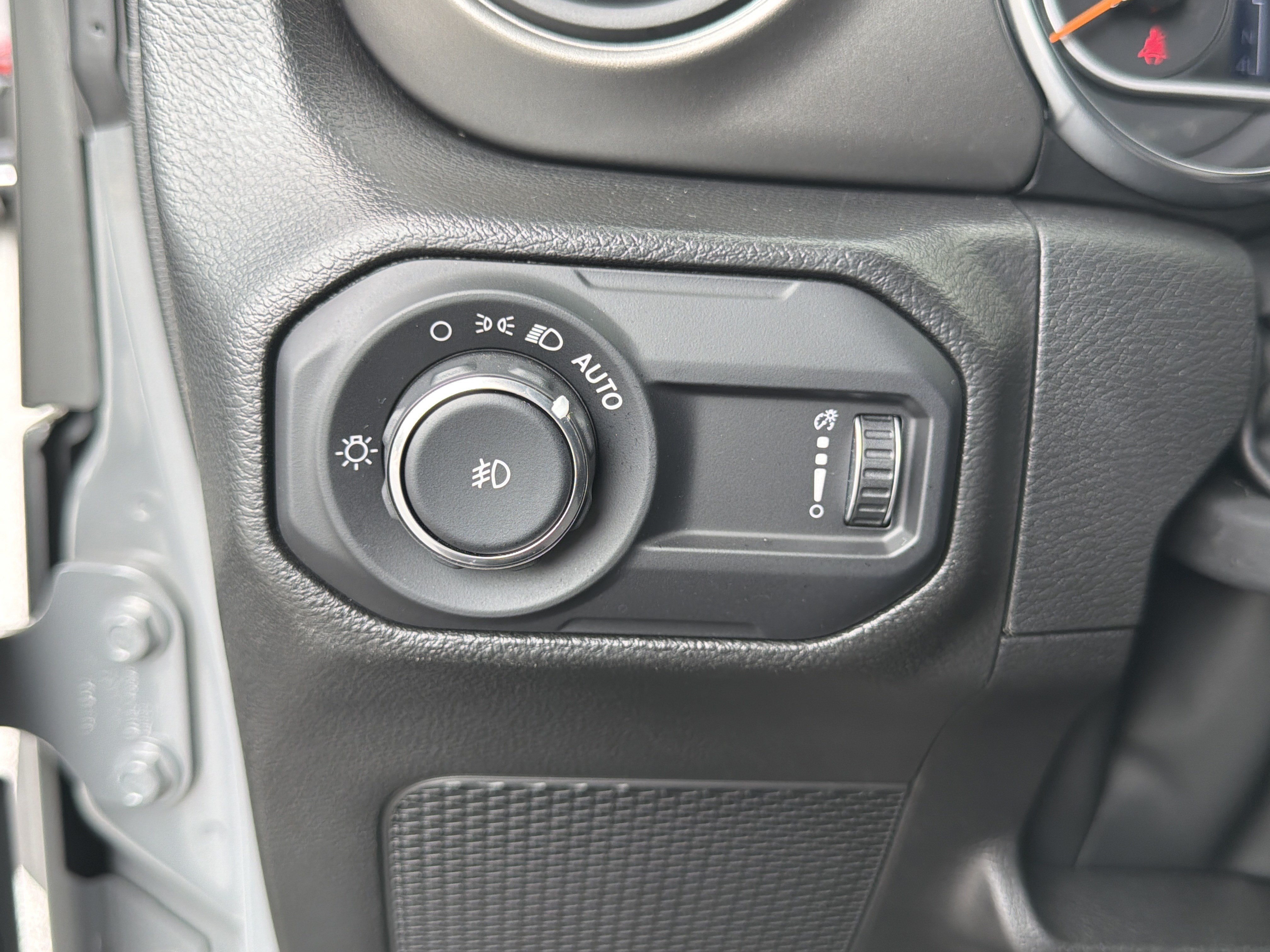 Used 2023 Sting-Gray Clearcoat Jeep Sport image 39