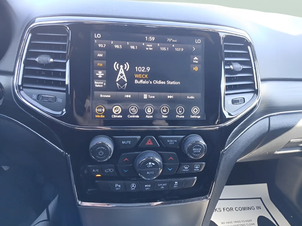 Used 2020 Gray Jeep Limited image 12