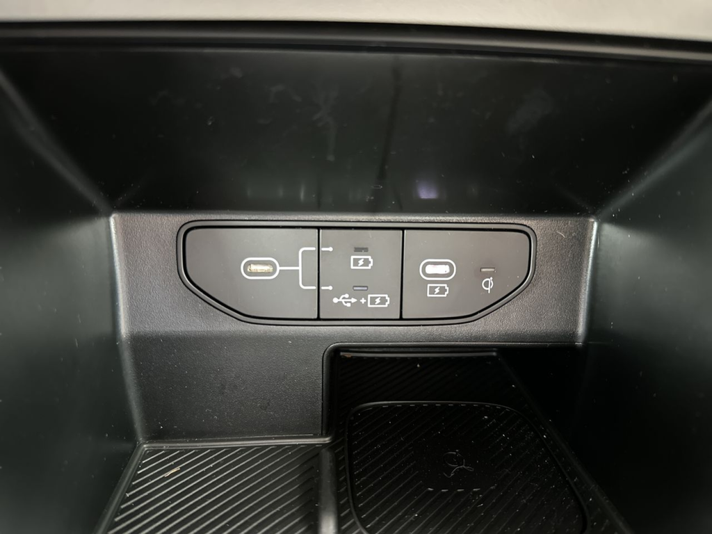 Used 2025 Black Kia S image 42