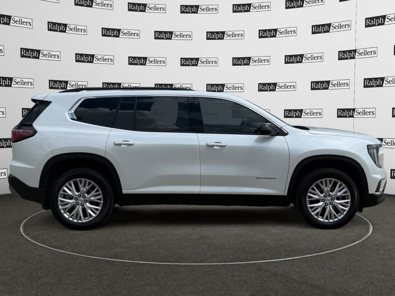 Used 2025 White Frost Tricoat GMC Elevation image 7