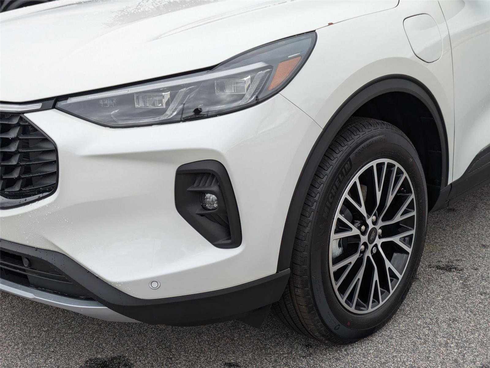 New 2025 Star White Metallic Tri-Coat Ford PHEV image 9