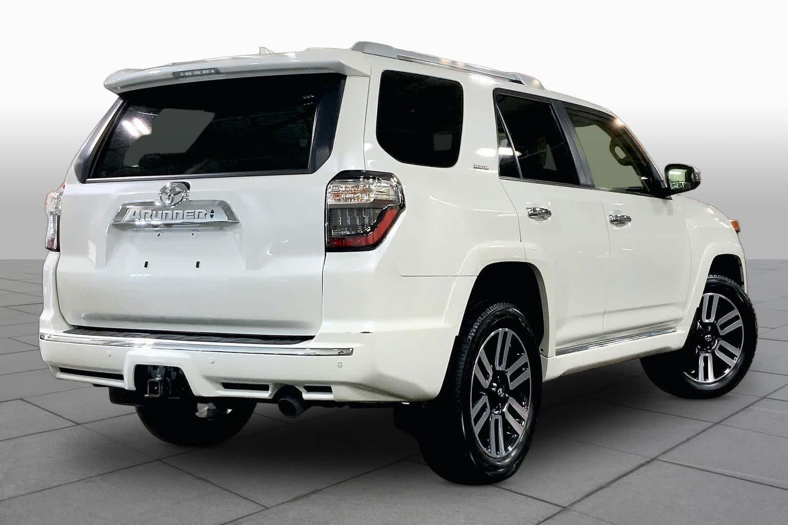 Used 2022 Blizzard Pearl Toyota Limited image 13
