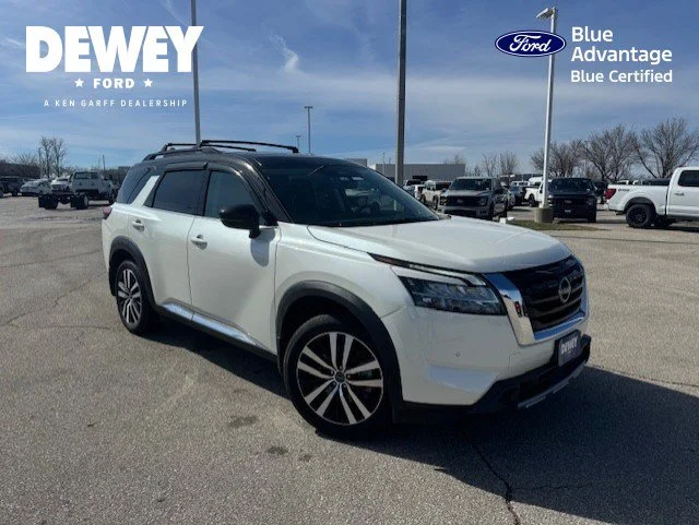 2024 Nissan Pathfinder Platinum 4WD's photo