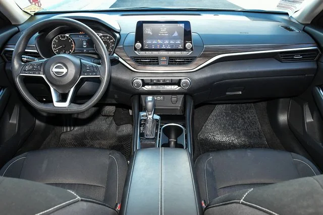 Used 2024 Gray Nissan 2.5 SV image 29