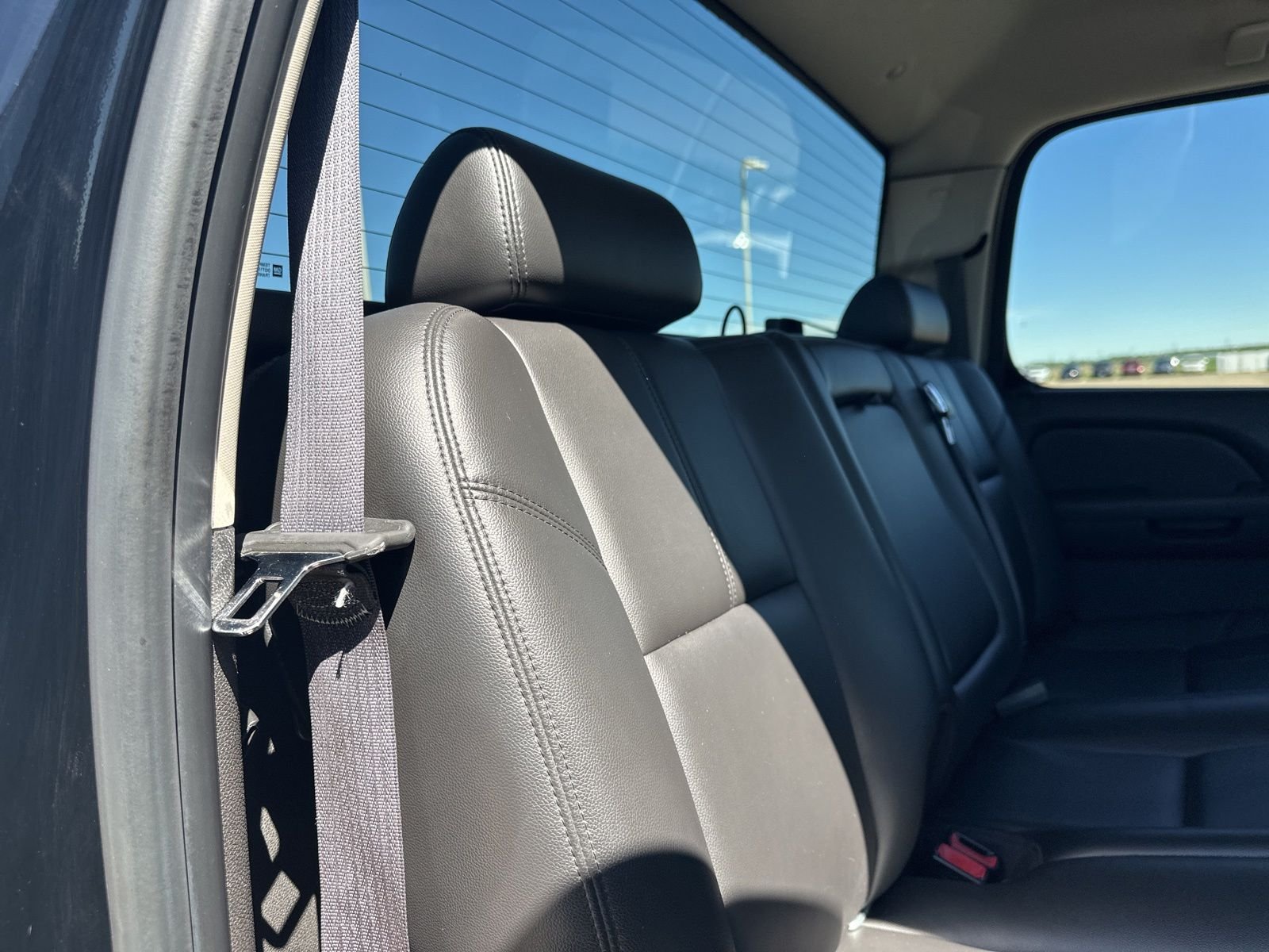 Used 2010 Black GMC SLT image 29
