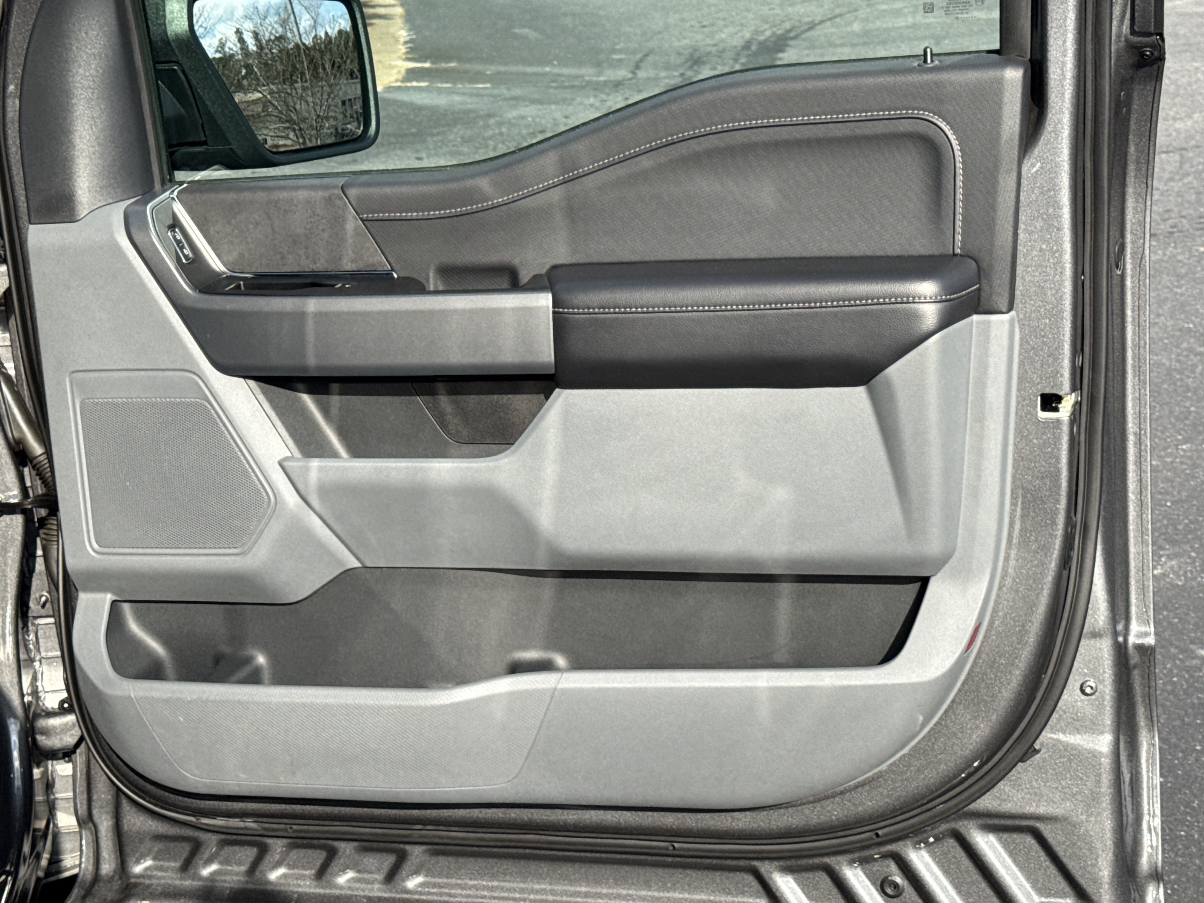 2025 Ford F-150 XLT - Photo 15