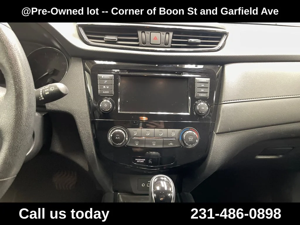 Used 2020 Gray Nissan S image 19