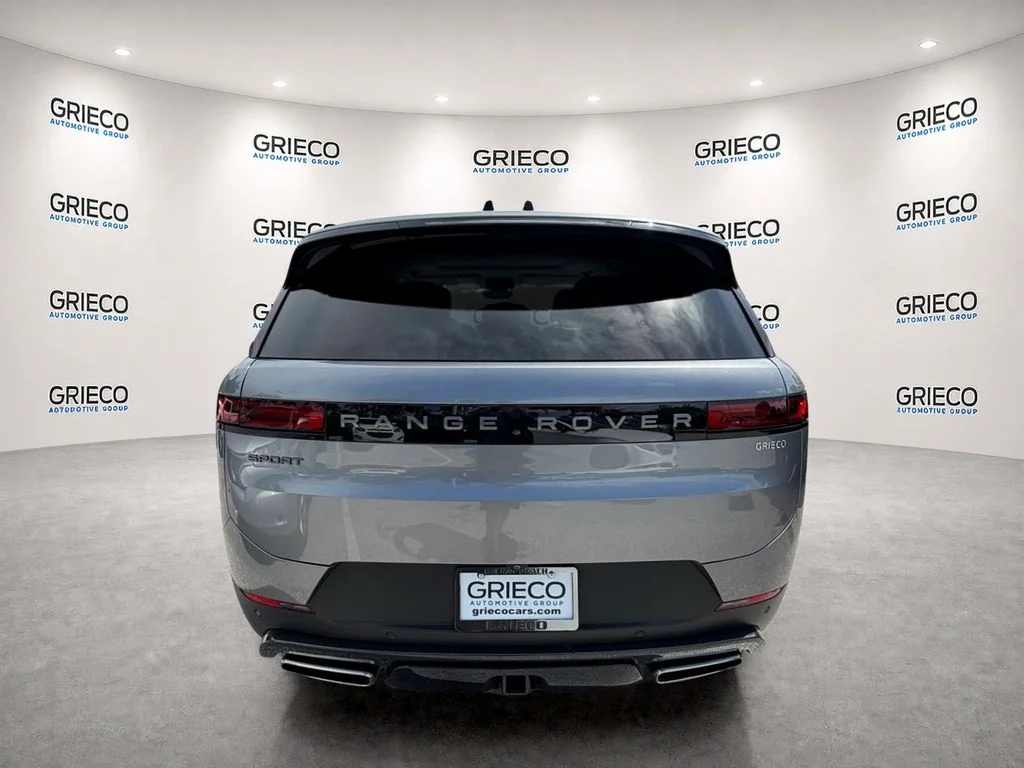 Used 2024  Land Rover SE image 6