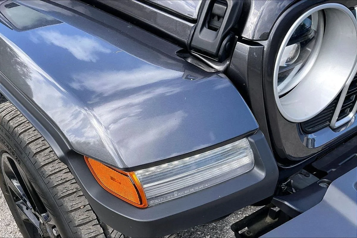 Used 2025  Jeep Sahara 4xe image 33