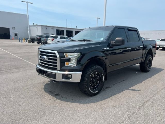 Used 2017 Shadow Black Ford XLT image 3
