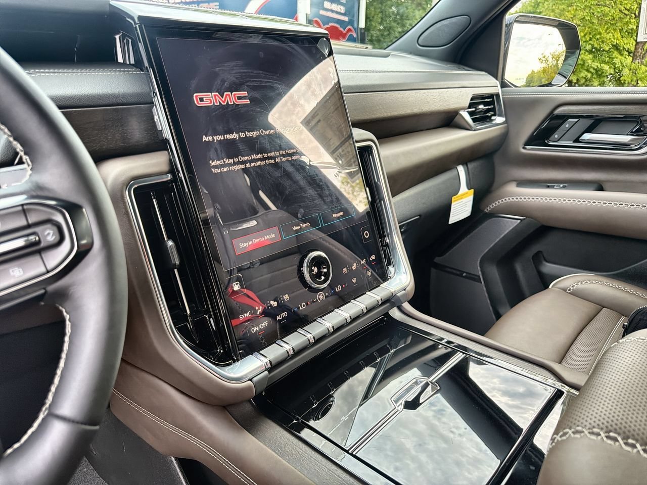 2026 GMC Yukon Denali Ultimate - Photo 11