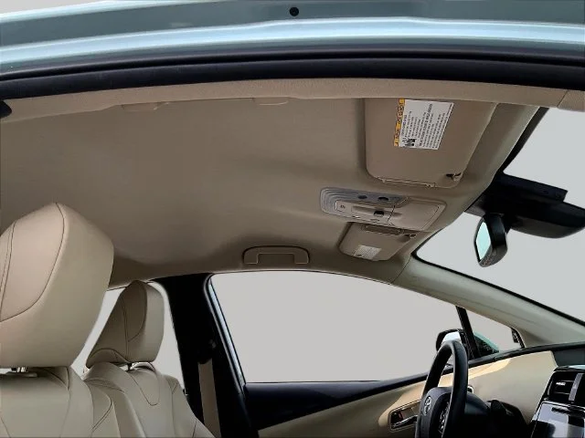 Used 2019 Beige Toyota XLE AWD-e image 31