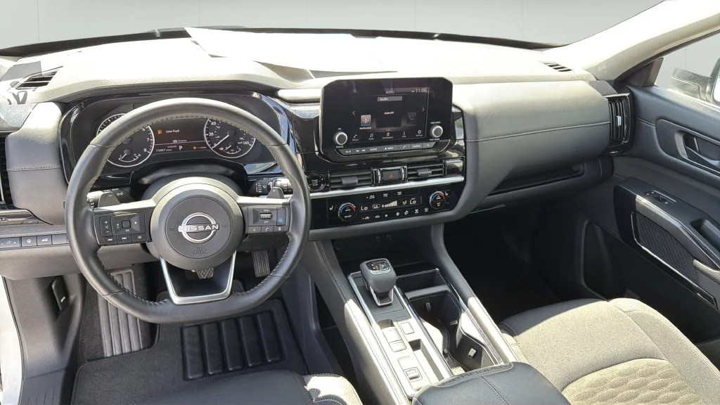 Used 2025 White Nissan SV image 20