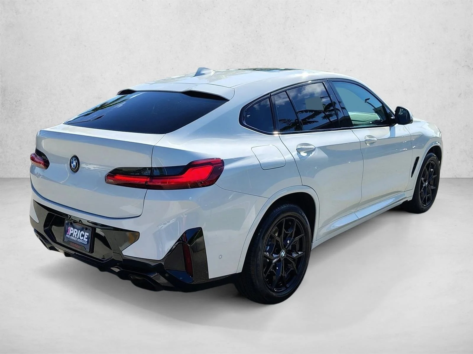 Used 2023 Alpine White BMW xDrive30i image 5