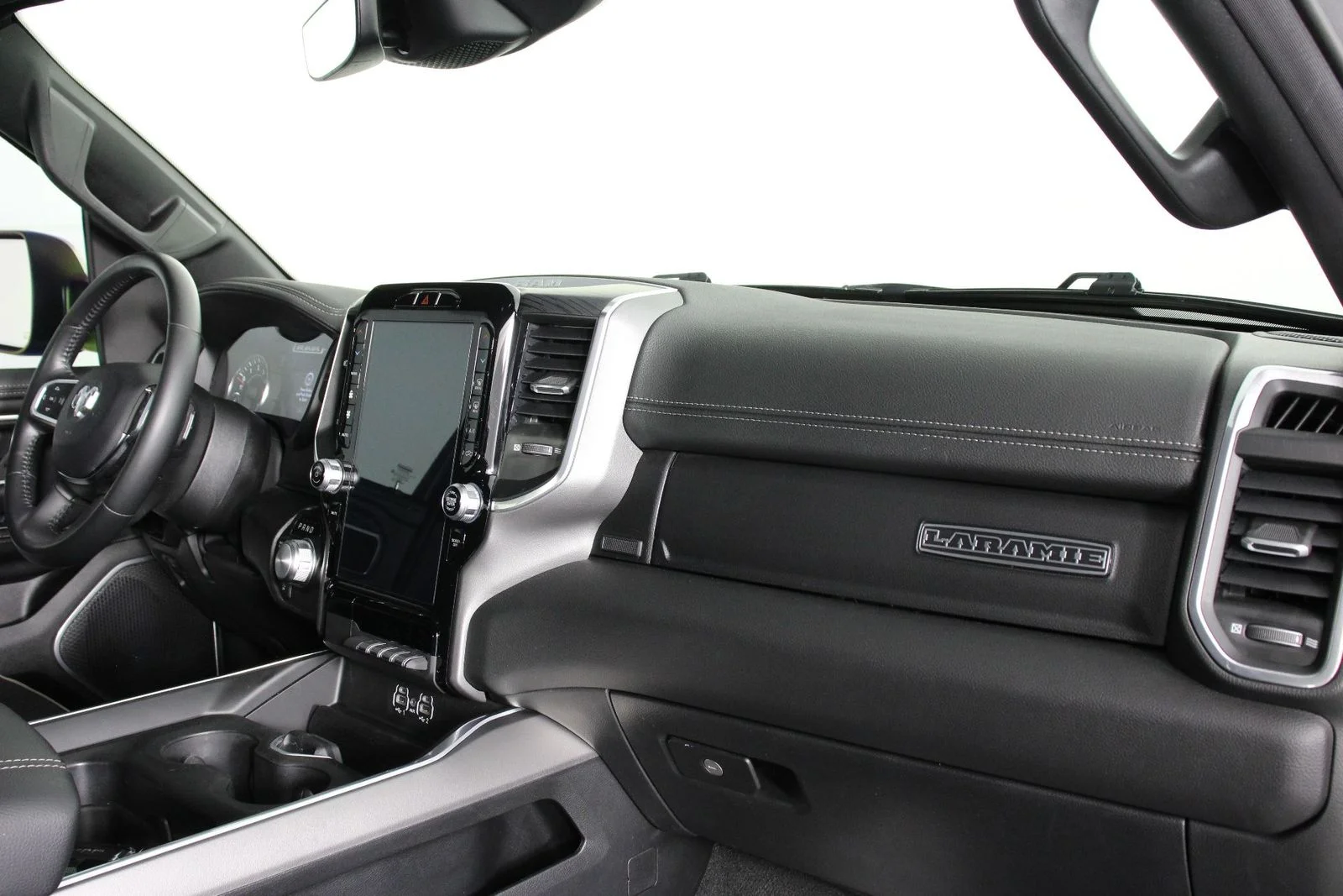 Used 2023 Billet Silver Metallic Clearcoat Ram Laramie image 21