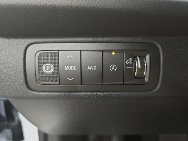 2027 Chevrolet Traverse Z71 - Photo 29