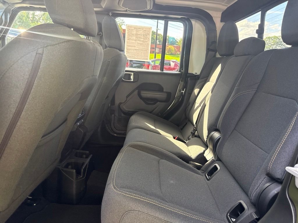 Used 2024 Green Jeep Sport S image 13