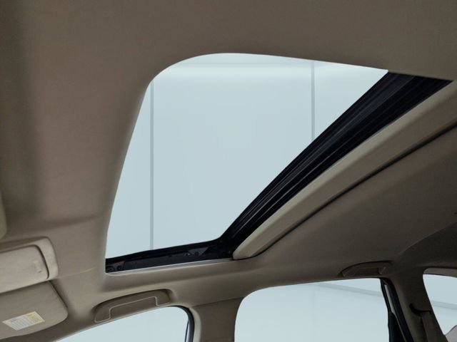 Used 2022 White Honda Touring image 23