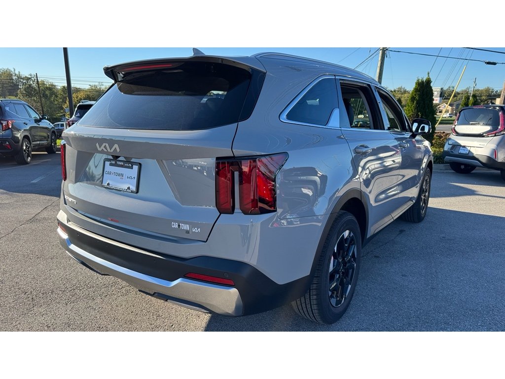 New 2026 Wolf Gray Kia S image 5