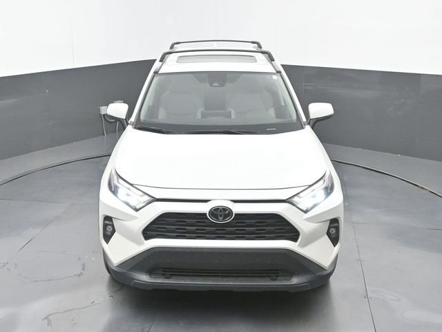 Used 2024 Wind Chill Pearl Toyota XLE Premium image 14