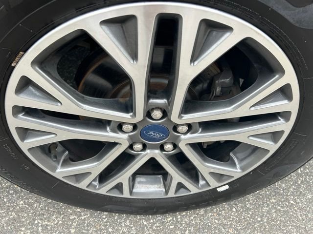 Used 2022 Blue Ford SEL image 9