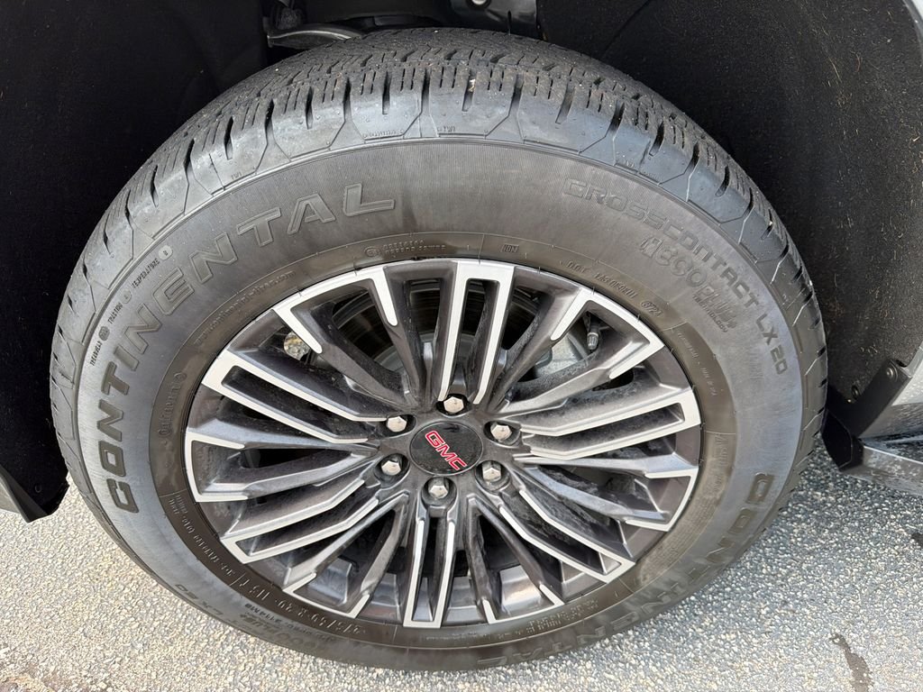 Used 2025 Silver GMC Elevation image 11