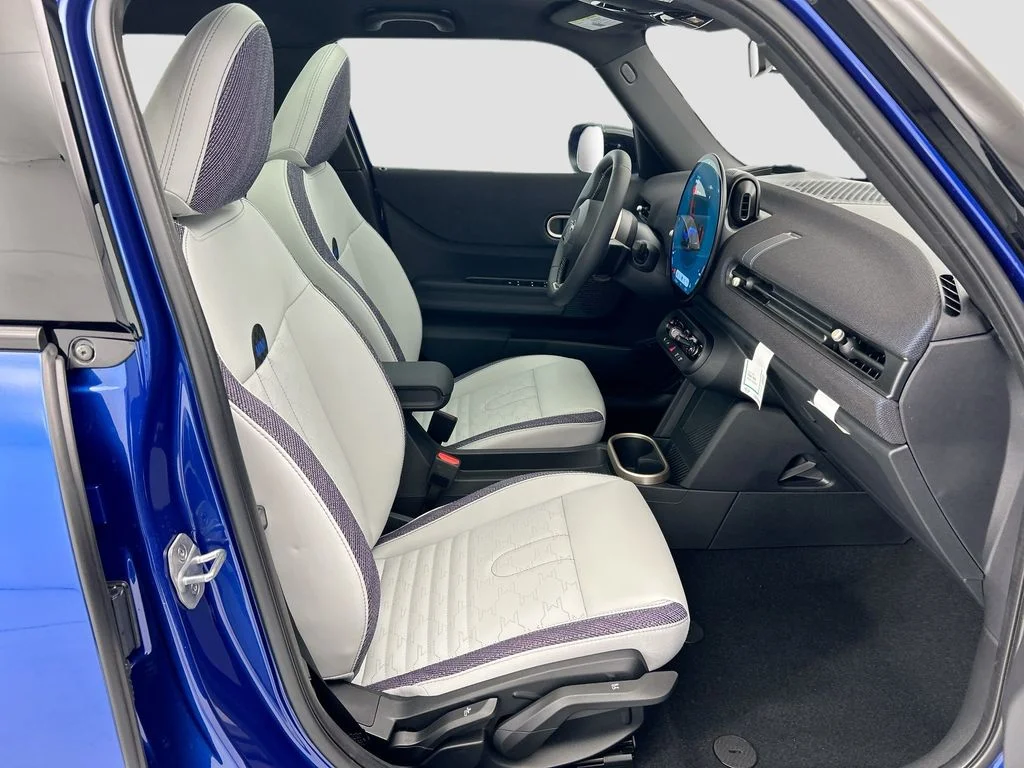 New 2026 Blazing Blue Metallic MINI Oxford Edition image 19