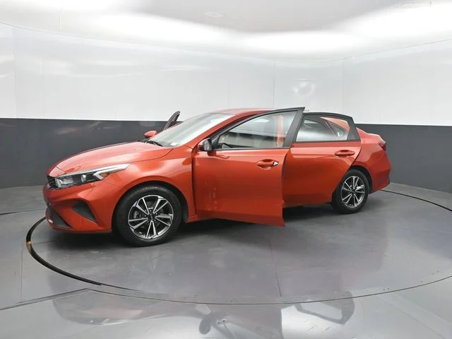Used 2023 Red Kia LXS image 38