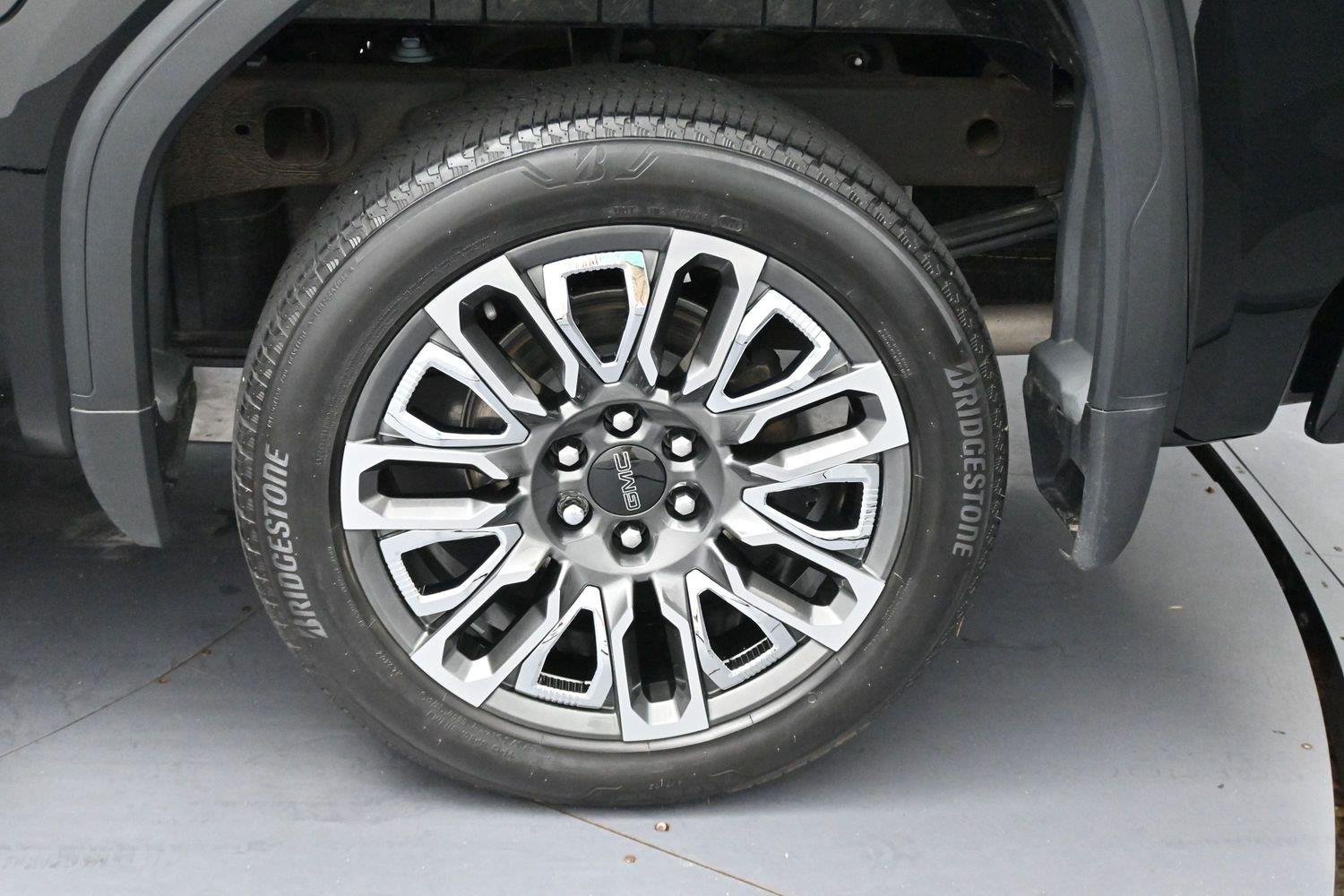 Used 2025 Onyx Black GMC Denali Ultimate image 37